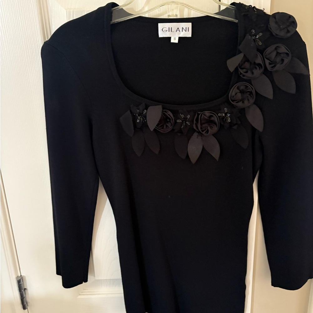 Elegant Black Floral Women's sweater by
Gilani
